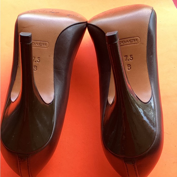 COACH brown pumps - Picture 3 of 7